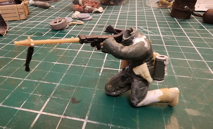 Gunner front gear 1