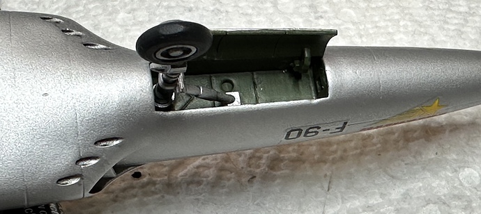 F-90_37