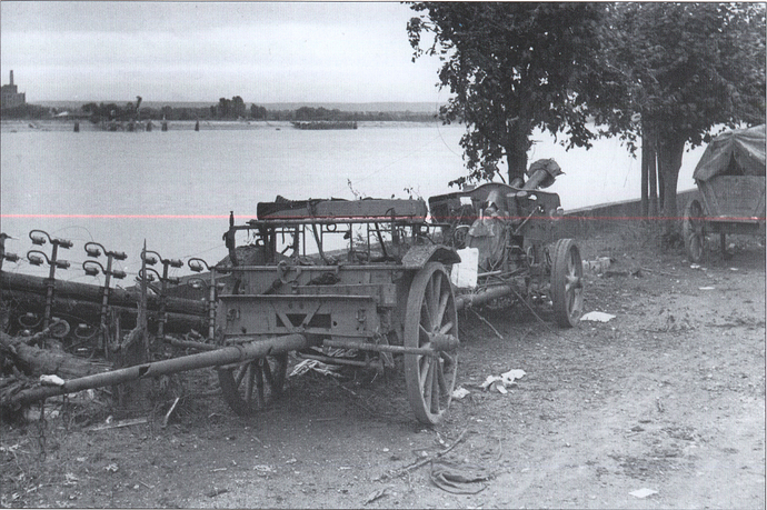 LeFH18 40 + Protze Quillebeuf Seine rücksmarsch 2