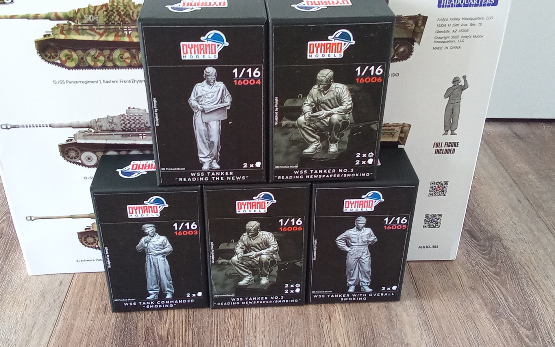 Das Tigerprojekt, AHHQ 1/16 Tiger with crew - WWII Axis - KitMaker