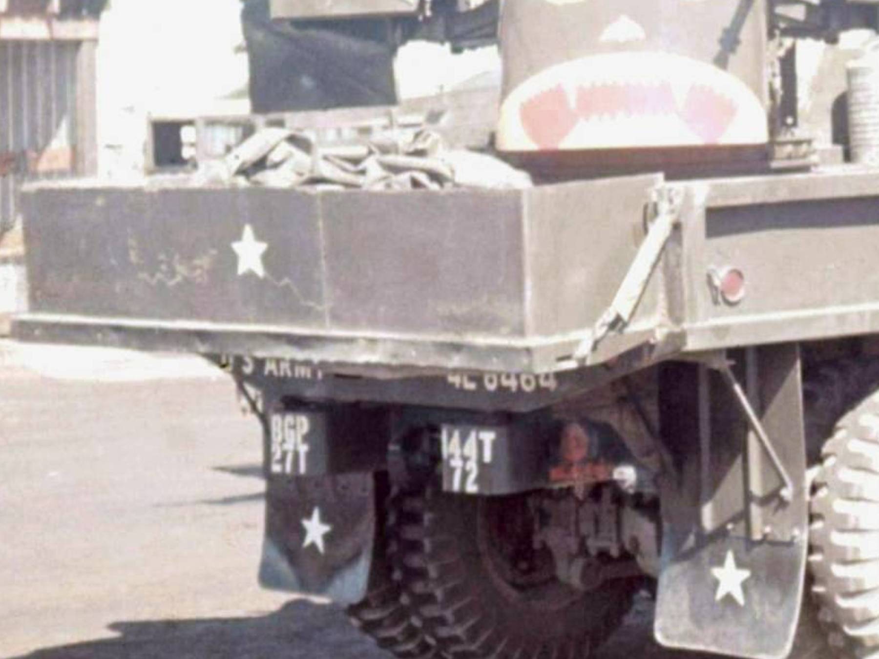 Amazon.com: AFV Club 35034 M35 Gun Truck Vietnam, Vehicles