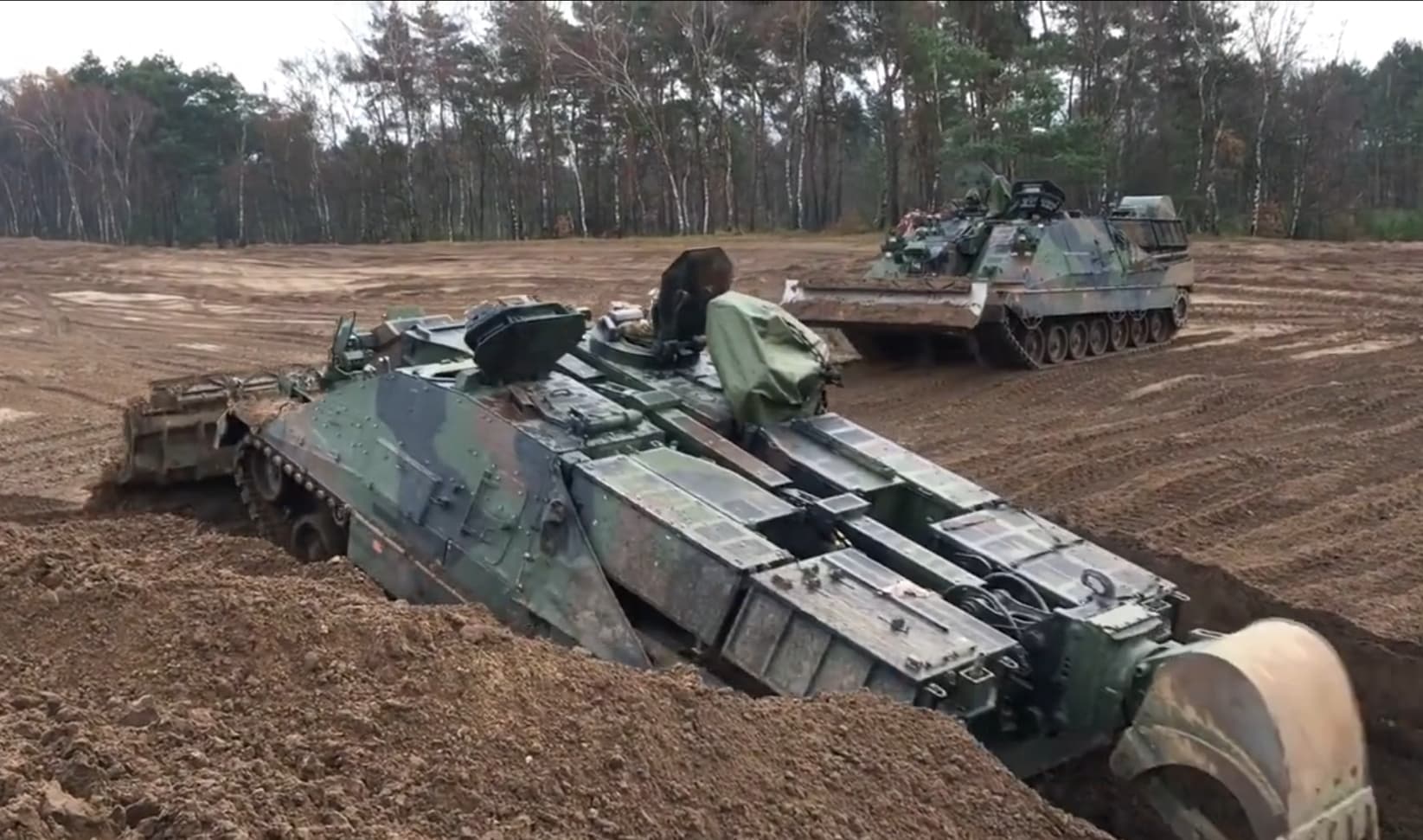 AEV 3 Kodiak 135 54 by Charlie Modern KitMaker Network