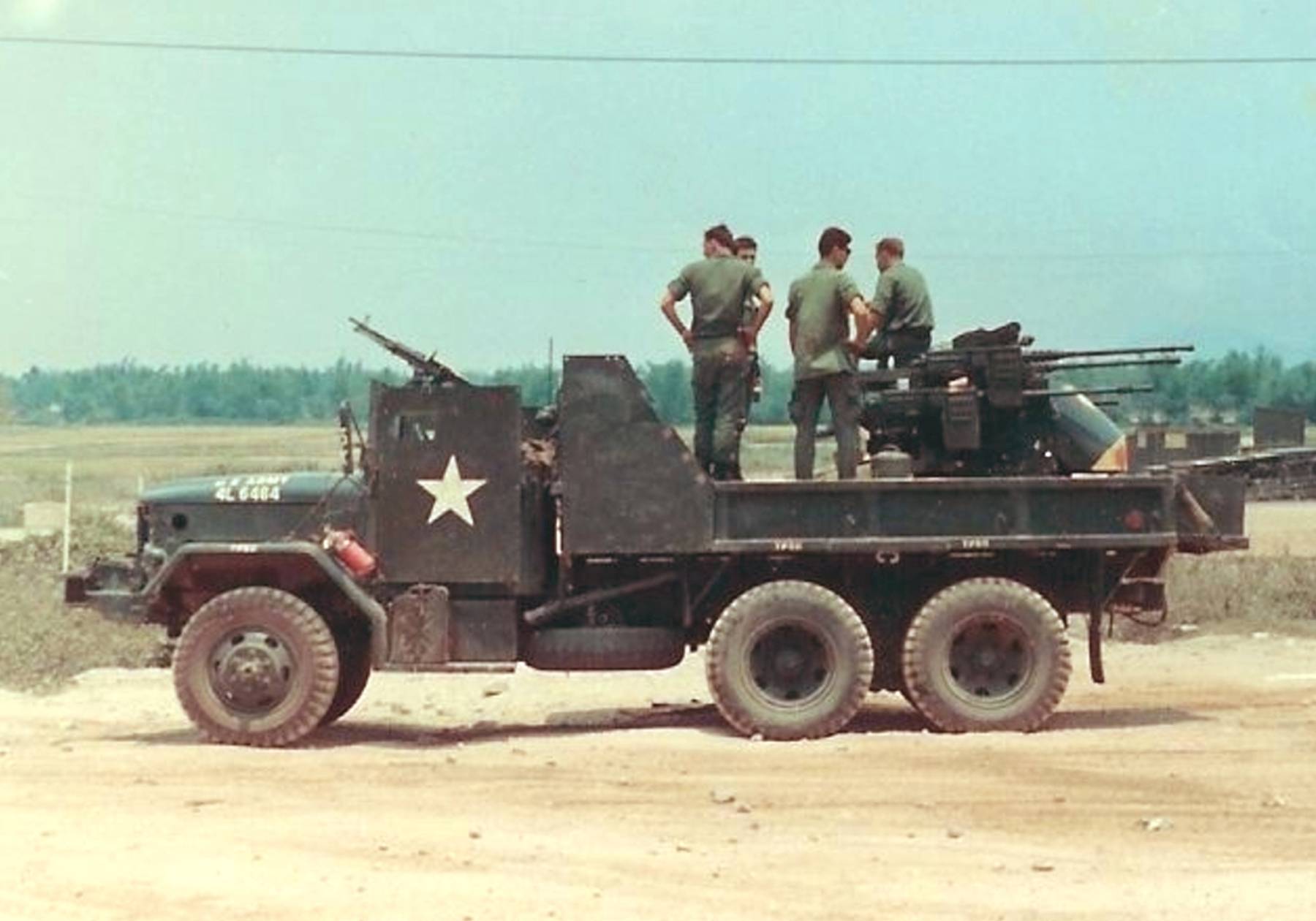 AFV Club 1/35 M35A1 Quad .50 Cal Machine Gun Truck – Vietnam War Era Model Kit AF35034