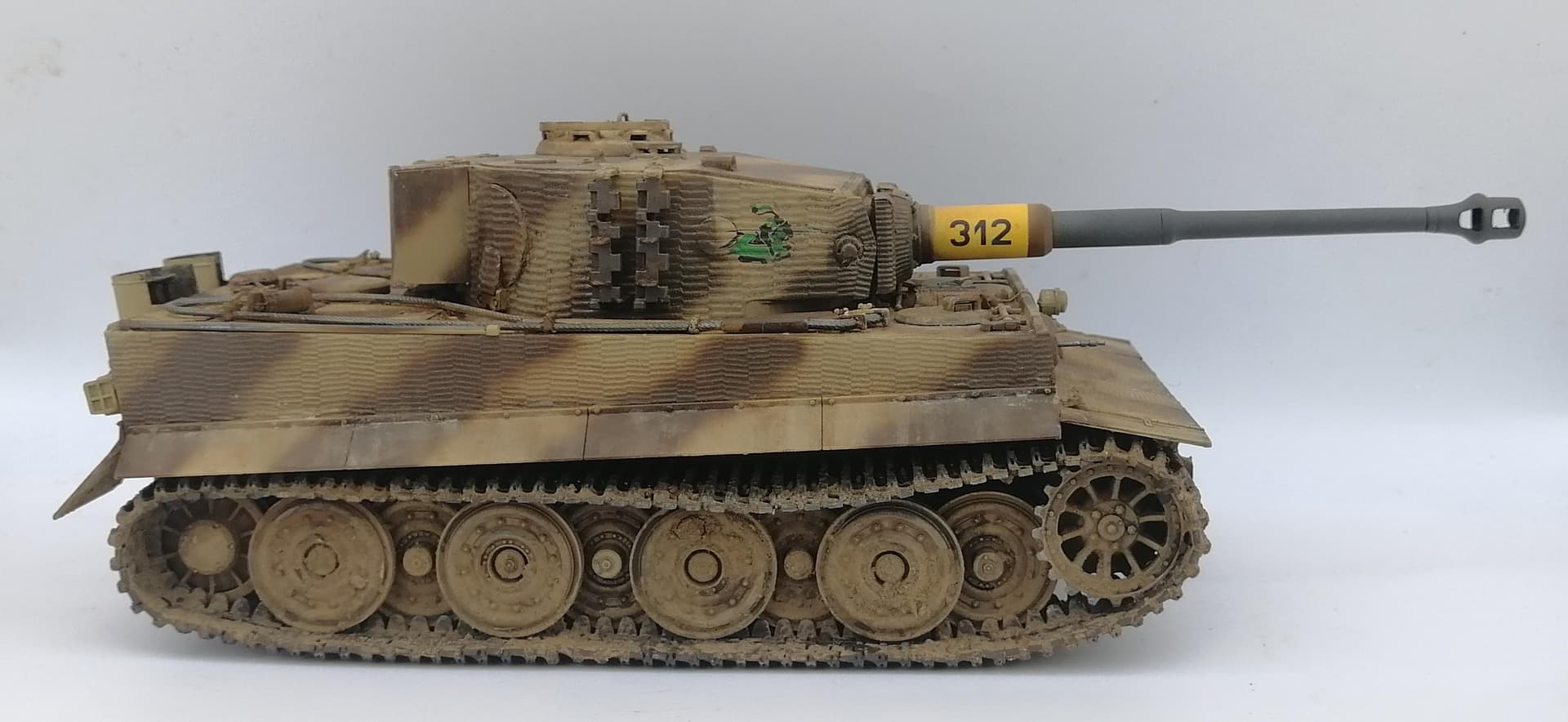 Tiger I Late Production (Tamiya 1/35 with upgrades from the spares box ...