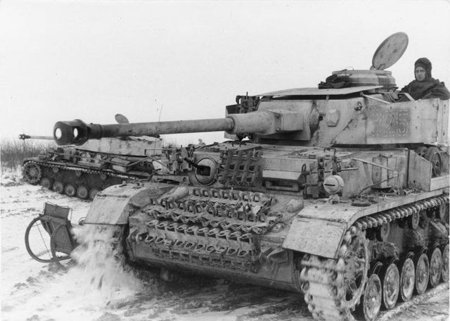 german-tanks-pz-kpfw-iv-from-the-20th-panzer-division-of-v0-s4lnsxrw42da1