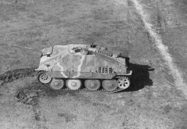 jagdpanzer-38t-hetzer-light-tank-destroyer-600x413