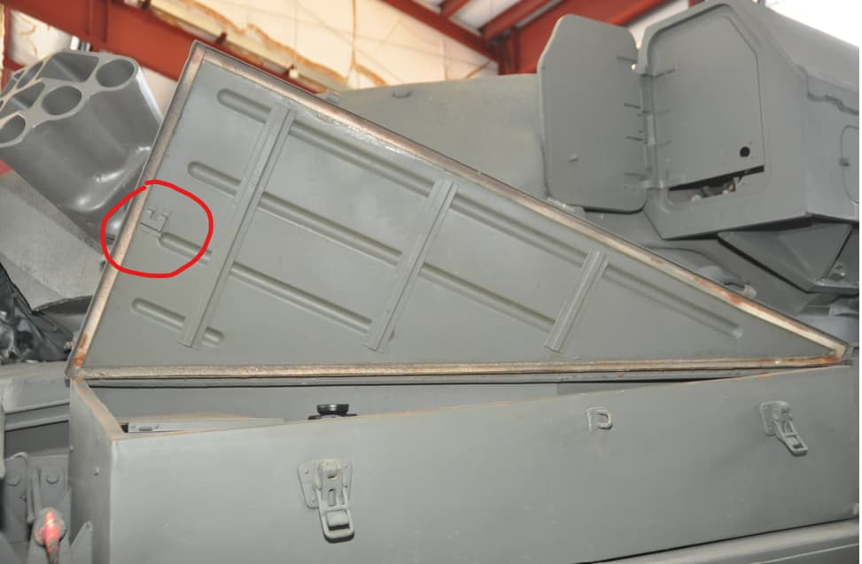 Chief - Stowage Bin Lid Triangular feature