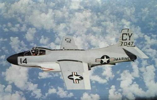 Douglas_EF-10B_Skyknight_of_VMCJ-2_in_flight,_circa_in_the_1960s