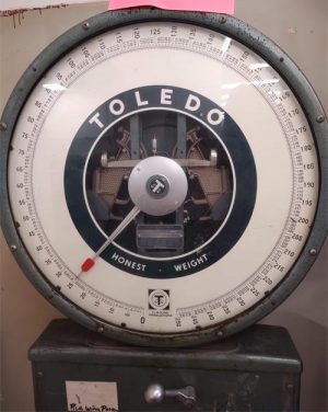 Scale-Toledo-B-300x376