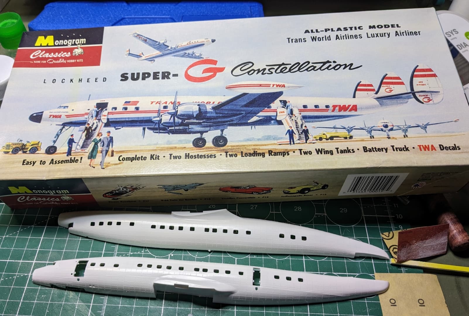 Monogram Classic Lockheed Super Constellation Box Scale - Cold War 