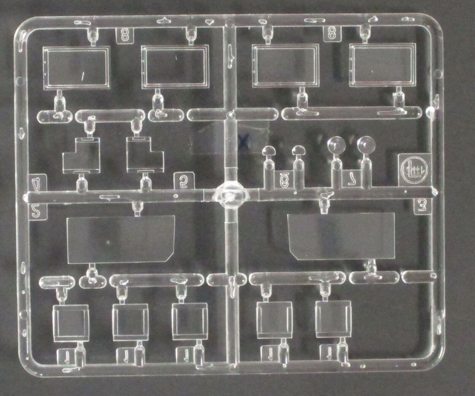 Modern German AFV smoke launch /w Resin Parts, Lion Roar LAM038