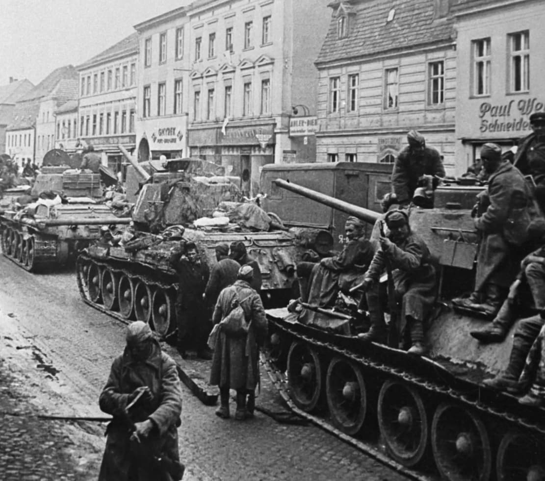 Soviet Pzkw. 38(t) in Battle of Berlin - Armor/AFV - KitMaker Network