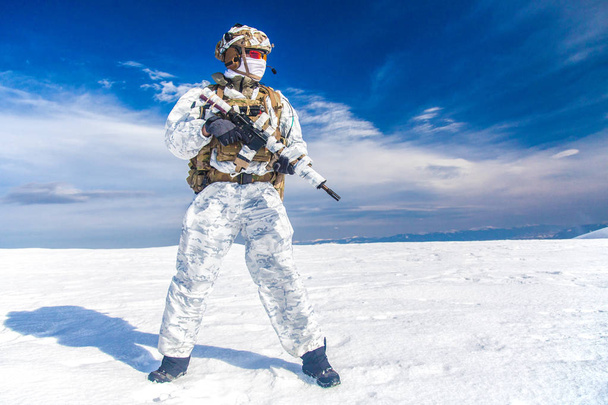 stock-photo-winter-arctic-mountains-warfare