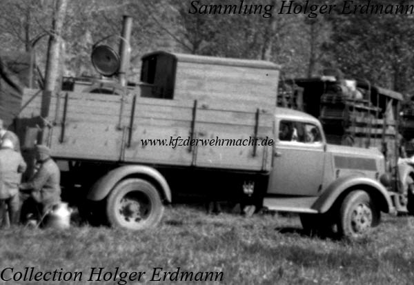 Opel_Blitz_3-6_36_S_K-chenwagen_teilw_geschl_HE_1
