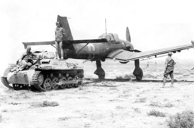 panzer-i-towing-a-ju-87-stuka-v0-ztndkfl2k7b81-3655143953